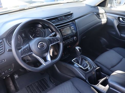 Used 2017 Nissan Rogue S w/ S Appearance Package AWD/4WD image 9