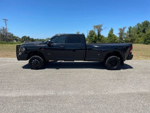 Used 2024 RAM 3500 Big Horn w/ Night Edition AWD/4WD image 2