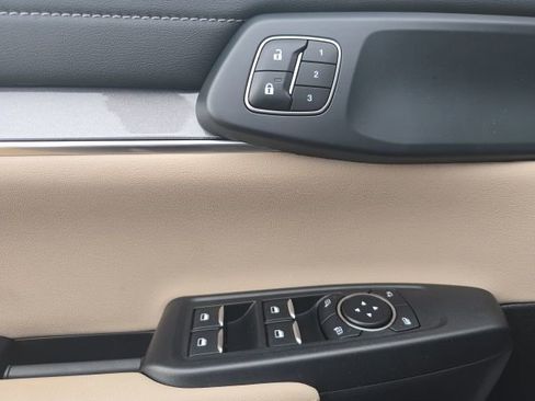 Used 2024 Ford Ranger Lariat w/ FX4 Off-Road Package image 16