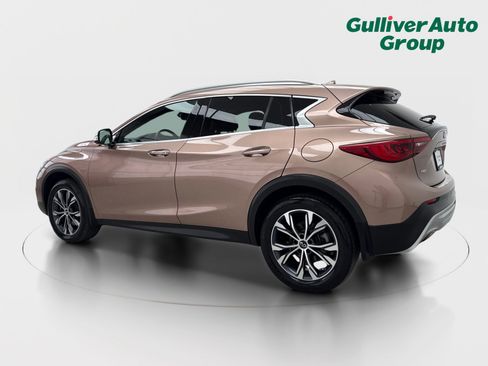 Used 2018 INFINITI QX30 Premium w/ Navigation Package AWD/4WD image 4