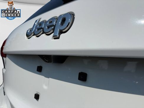 Used 2018 Jeep Grand Cherokee Limited AWD/4WD image 17