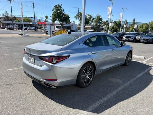 Used 2024 Lexus ES 350 w/ Premium Package FWD image 3