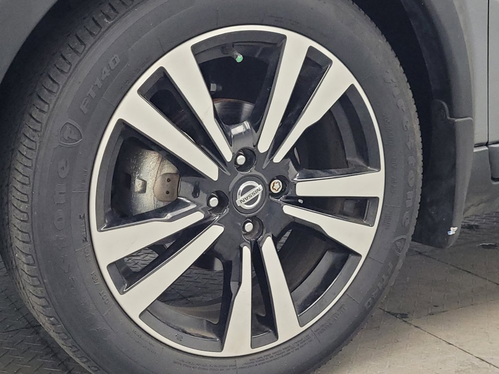Used 2019 Nissan Kicks SV w/ Exterior Package FWD image 31