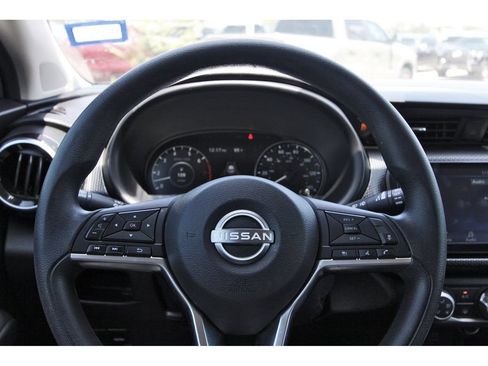 Used 2024 Nissan Kicks SV FWD image 11