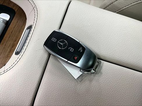 Used 2023 Mercedes-Benz GLS 450 4MATIC image 15