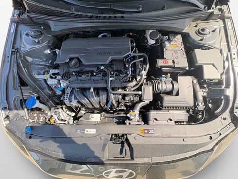 New 2026 Hyundai Elantra SE FWD image 18