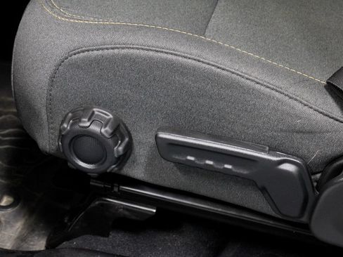 Used 2024 Jeep Wrangler Unlimited AWD/4WD image 22