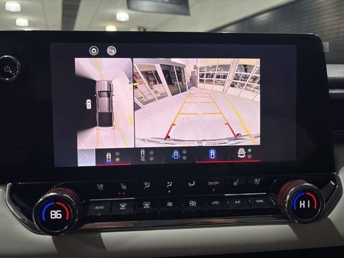 Used 2024 GMC Canyon AT4X w/ AT4X AEV Edition image 26