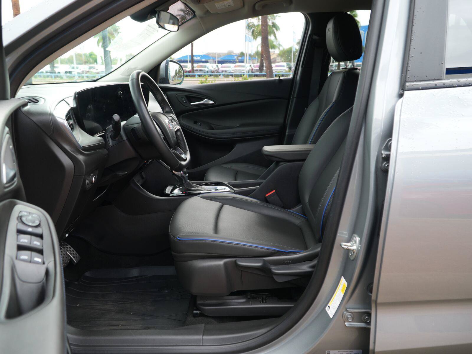 Used 2025 Buick Encore GX Sport Touring FWD image 7