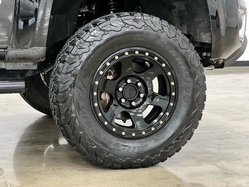 Used 2018 Chevrolet Colorado Z71 image 9