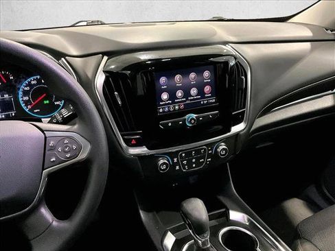 Used 2021 Chevrolet Traverse LS FWD image 8