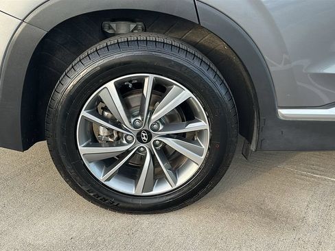Used 2019 Hyundai Santa Fe Limited FWD image 17