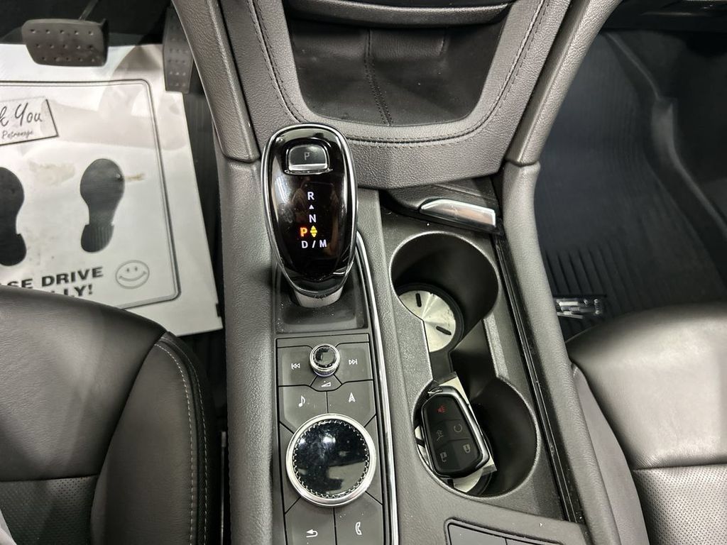 Used 2023 Cadillac XT6 Premium Luxury w/ Technology Package AWD/4WD image 18