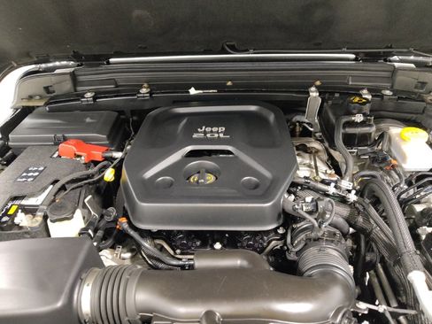 Used 2018 Jeep Wrangler Unlimited Sport S AWD/4WD image 30