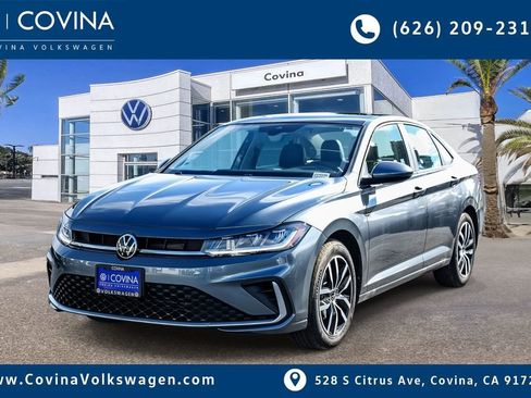 New 2026 Volkswagen Jetta SE image 3