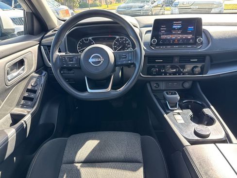 Used 2024 Nissan Rogue SV image 24