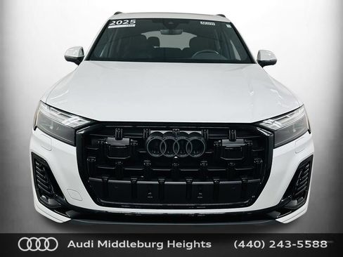 Certified 2025 Audi Q7 2.0T Premium w/ Premium Plus Package AWD/4WD image 2