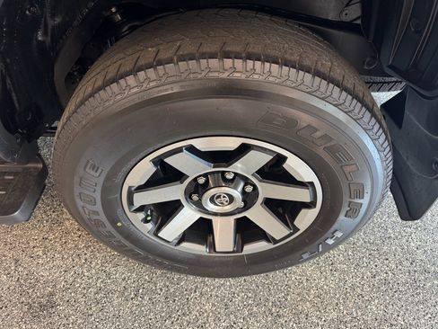 Used 2020 Toyota 4Runner TRD Off-Road AWD/4WD image 14