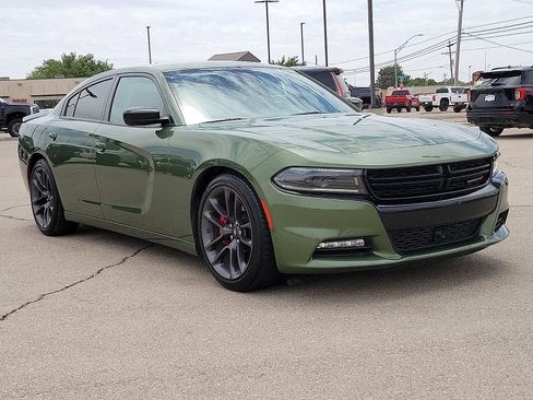 Used 2023 Dodge Charger SXT w/ Plus Group RWD image 6