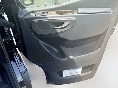Used 2022 Mercedes-Benz Sprinter 2500 image 28
