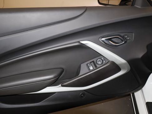 Used 2019 Chevrolet Camaro SS RWD image 16