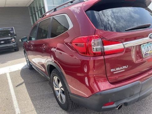 Used 2019 Subaru Ascent Premium image 3