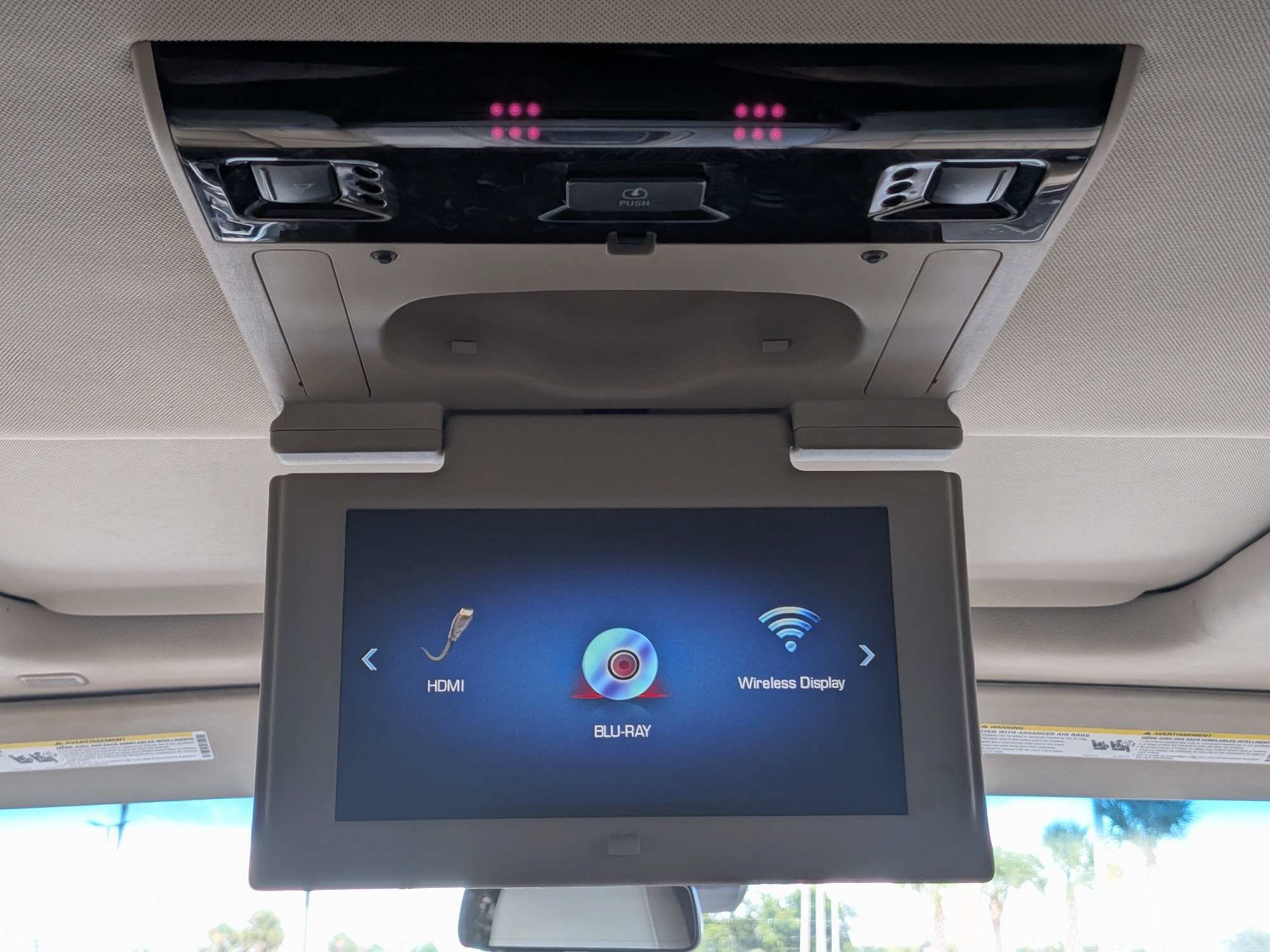 Used 2018 Cadillac Escalade ESV Luxury RWD image 20