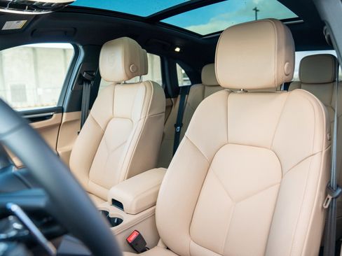 New 2026 Porsche Macan S image 5