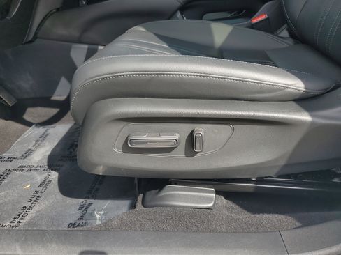 Used 2023 Honda HR-V EX-L image 13