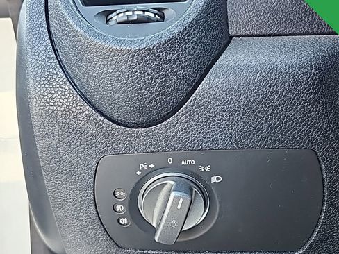 Used 2011 Mercedes-Benz SLK 300 image 15