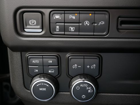 Used 2022 Chevrolet Tahoe LT w/ LT Signature Plus Package image 26