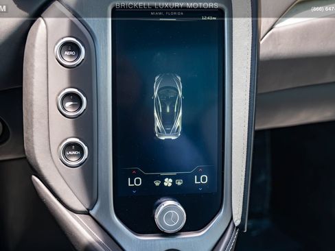 Used 2025 McLaren 750S RWD image 33