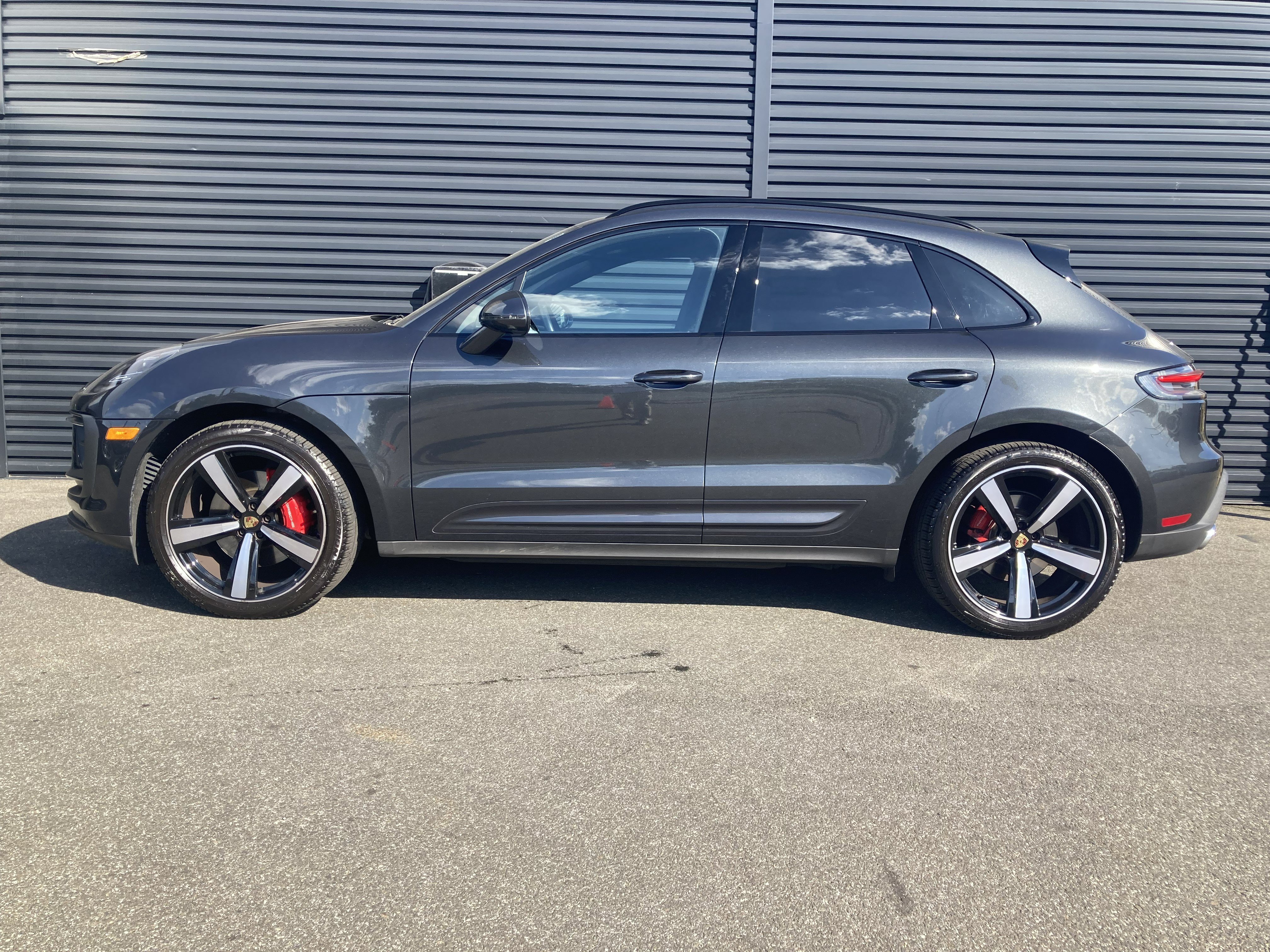Certified 2024 Porsche Macan S AWD/4WD image 2