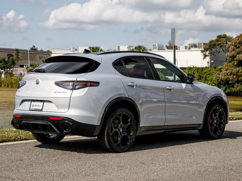 New 2025 Alfa Romeo Stelvio Sprint image 3