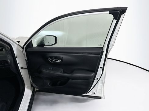 Used 2025 Honda HR-V LX image 31