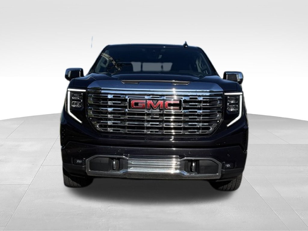 Used 2024 GMC Sierra 1500 Denali w/ Technology Package AWD/4WD image 11