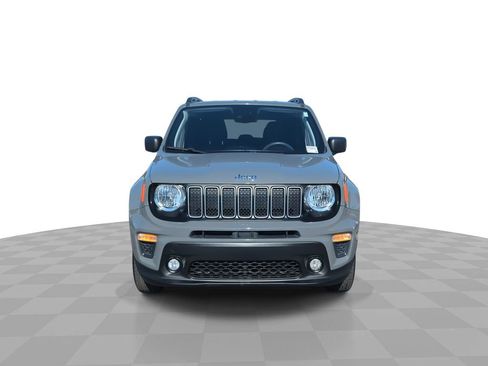 Used 2022 Jeep Renegade Latitude w/ Convenience Group image 3