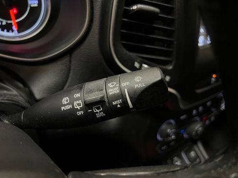 Used 2019 Jeep Cherokee Latitude Plus image 21