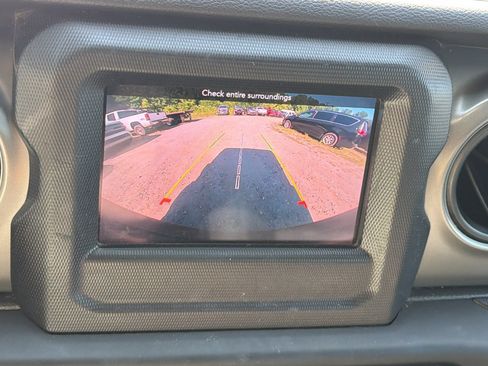 Used 2023 Jeep Wrangler Unlimited Sport AWD/4WD image 34