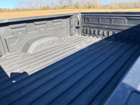 Used 2022 Chevrolet Silverado 2500 Custom w/ Custom Convenience Package image 10