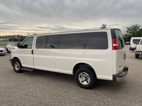 Used 2019 Chevrolet Express 3500 LT w/ LT Preferred Equipment Group RWD image 6