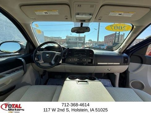Used 2007 Chevrolet Silverado 1500 LT w/ 1LT Convenience Package AWD/4WD image 13