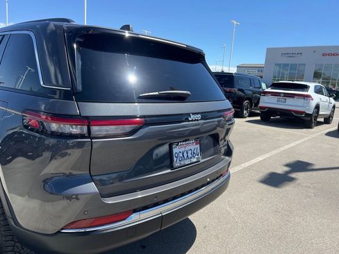 Certified 2023 Jeep Grand Cherokee Limited RWD image 13
