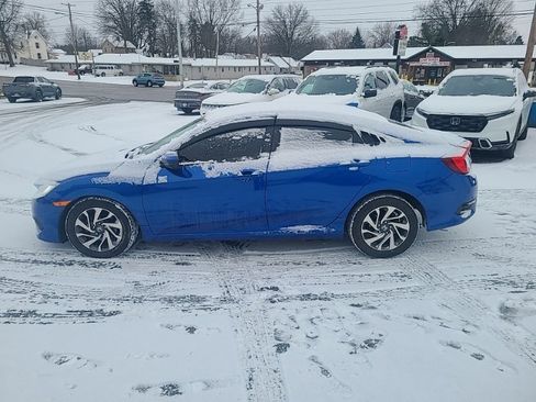 Used 2017 Honda Civic EX image 3