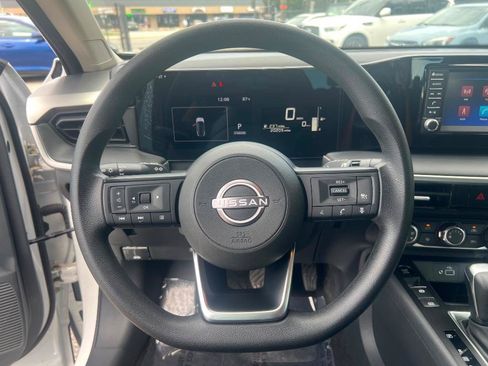 Used 2025 Nissan Kicks S FWD image 18
