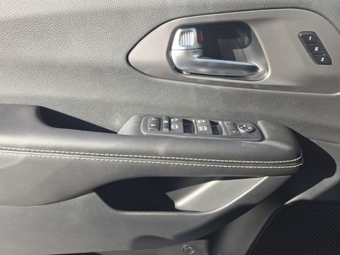 New 2026 Chrysler Pacifica Select w/ S Appearance Package image 17