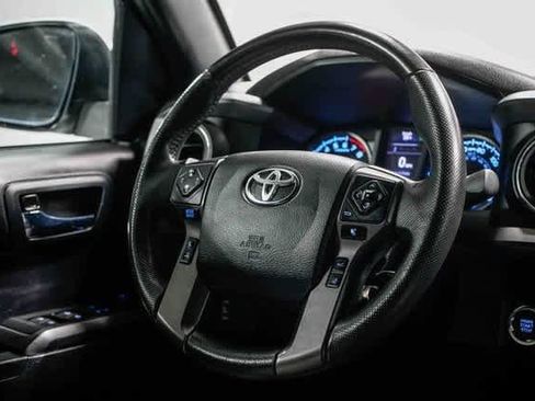 Certified 2020 Toyota Tacoma TRD Sport w/ Technology Package image 15