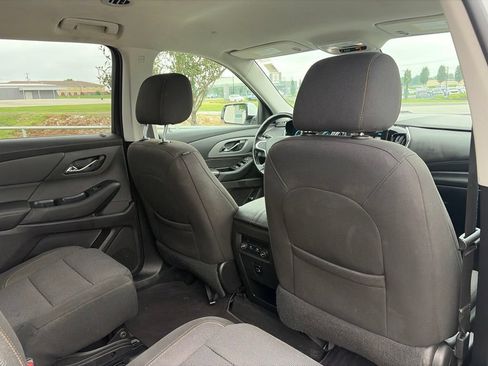 Used 2018 Chevrolet Traverse LT AWD/4WD image 32