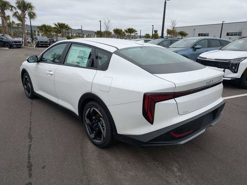 New 2025 Kia K4 EX image 5