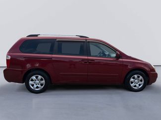 Used 2009 Kia Sedona LX FWD video 2
